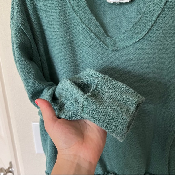 LUSH • Lightweight V-Neck Sweater - Picture 2 of 2